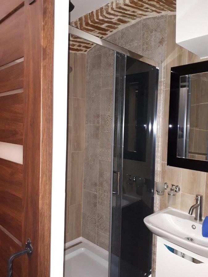 Cozy Loft В Самому Центрі Львова Apartment Exterior foto